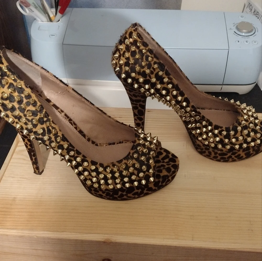 Vince Camuto Heels - Picture 1 of 4
